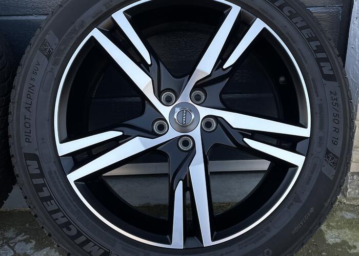 Grajewo ogłoszenia: Felgi Aluminiowe wraz z oponami 235/50/19 do Volvo...
